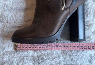 Botines marrones tacón alto con cremallera