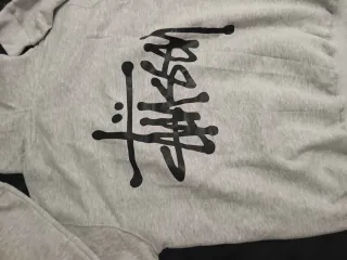 Felpa Stussy con cappuccio grigia