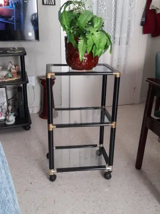 Mesa auxiliar cristal y metal