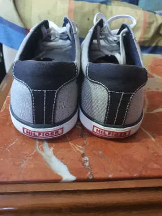 Zapatillas Tommy Hilfiger gris azulado y blancas
