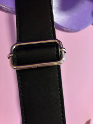 Bolso negro con flecos