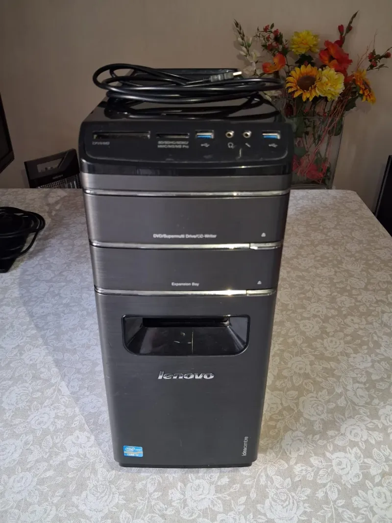 Computadora PC Lenovo IdeaCentre i7 16GB RAM 2TB afbeelding 2