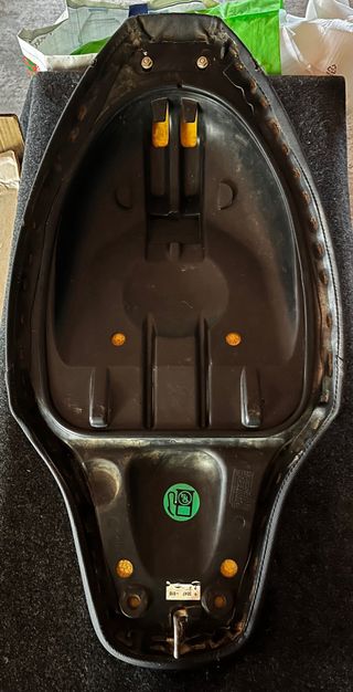 Asiento Yamaha Jog RR Scooter Negro