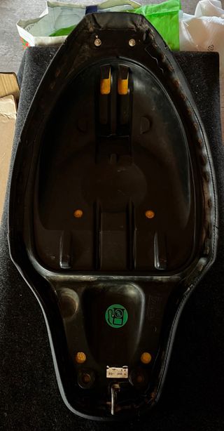 Asiento Yamaha Jog RR Scooter Negro