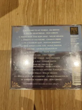 CDs Country: Dolly Parton, Cajun Country y más