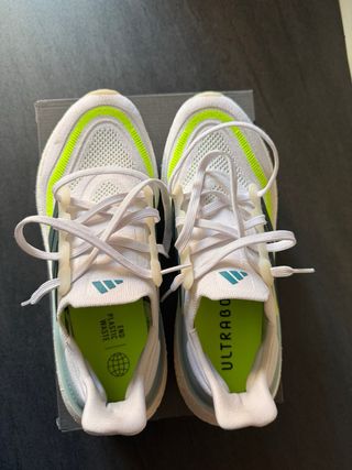 Adidas Ultraboost Light Verdes y Blancas