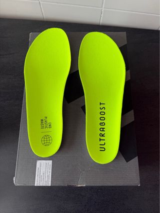 Adidas Ultraboost Light Verdes y Blancas