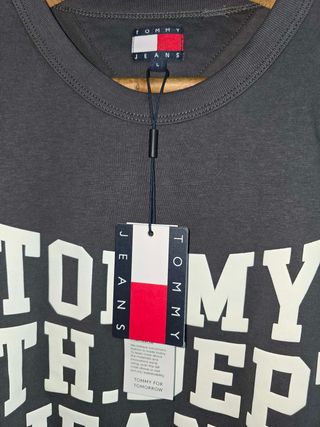Camiseta Tommy Jeans Gris Talla L