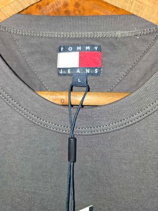 Camiseta Tommy Jeans Gris Talla L