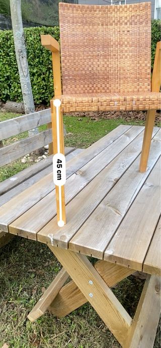 Silla de madera y Ratán marca IKEA