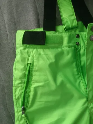 Pantaloni sci con bretelle regolabili