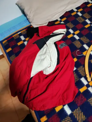 Anorak Spider Rojo y Negro