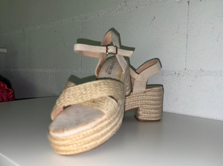 Sandalias esparto tacón beige Tallas 37,38,39