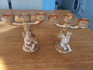 Candelabros de ángeles dorados