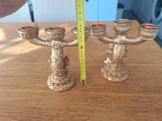 Candelabros de ángeles dorados
