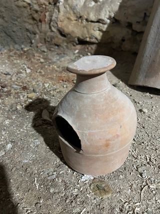 Comedero pájaros antiguo de barro