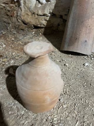 Comedero pájaros antiguo de barro