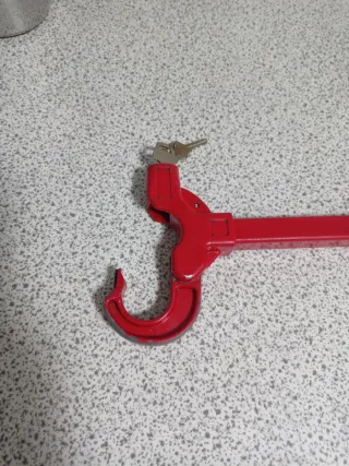 Barra antirrobo volante coche