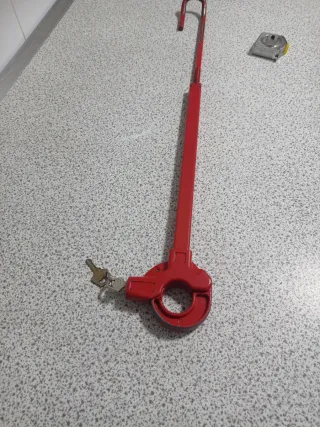 Barra antirrobo volante coche