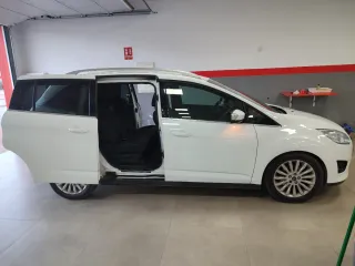 Ford Grand C-MAX 2012