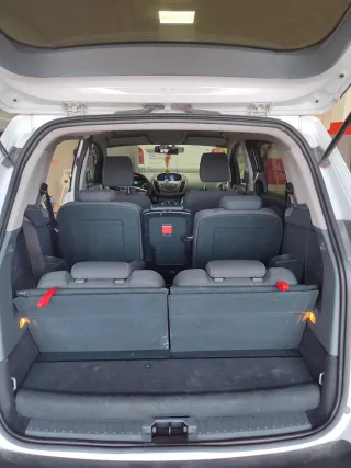 Ford Grand C-MAX 2012