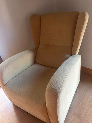 Sillón Requinable cómodo tela beige