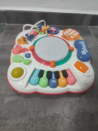Mesa de actividades musical para bebés