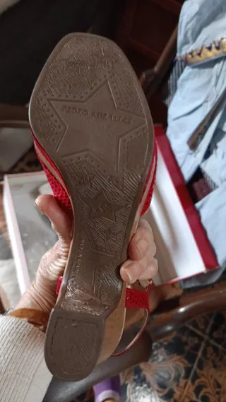 Sandalias Pedro Miralles Rojas y Beige