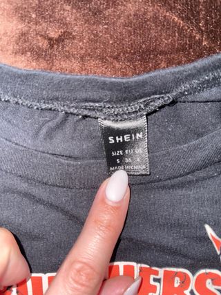 Camiseta Negra Pursuers con Búho