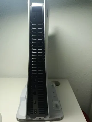 Consola PS5 Slim Blanca y Dorada