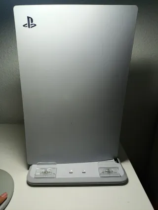 Consola PS5 Slim Blanca y Dorada