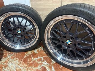 Llantas BMW 255/235 ZR18 ET35.