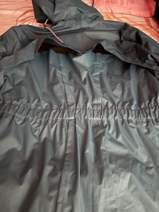 Chaqueta chubasquero azul