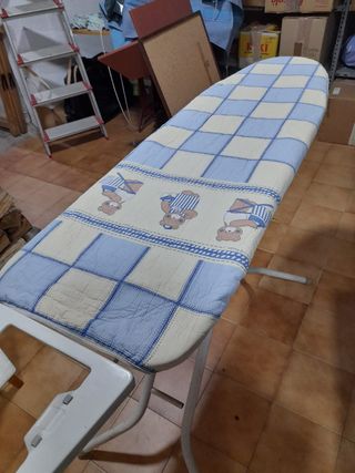 Tabla de planchar con funda