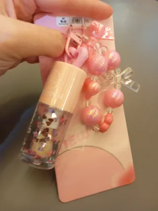 Lucidalabbra e bracciale a tema cuore