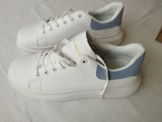 Sneakers sportive bianche e blu da uomo