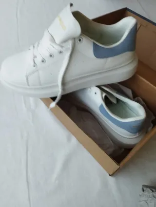 Sneakers sportive bianche e blu da uomo