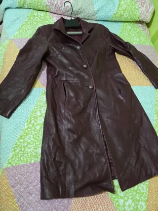 Abrigo tres cuartos morado