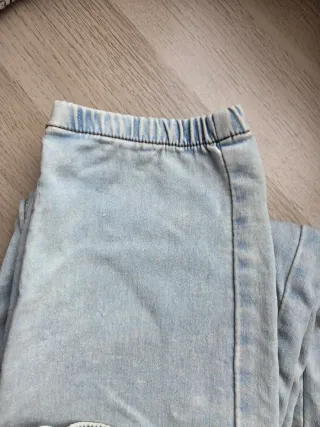 Pantalones vaqueros desgastados