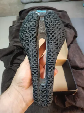 Sillín Ryet 3D Carbono 240x135mm 152gr