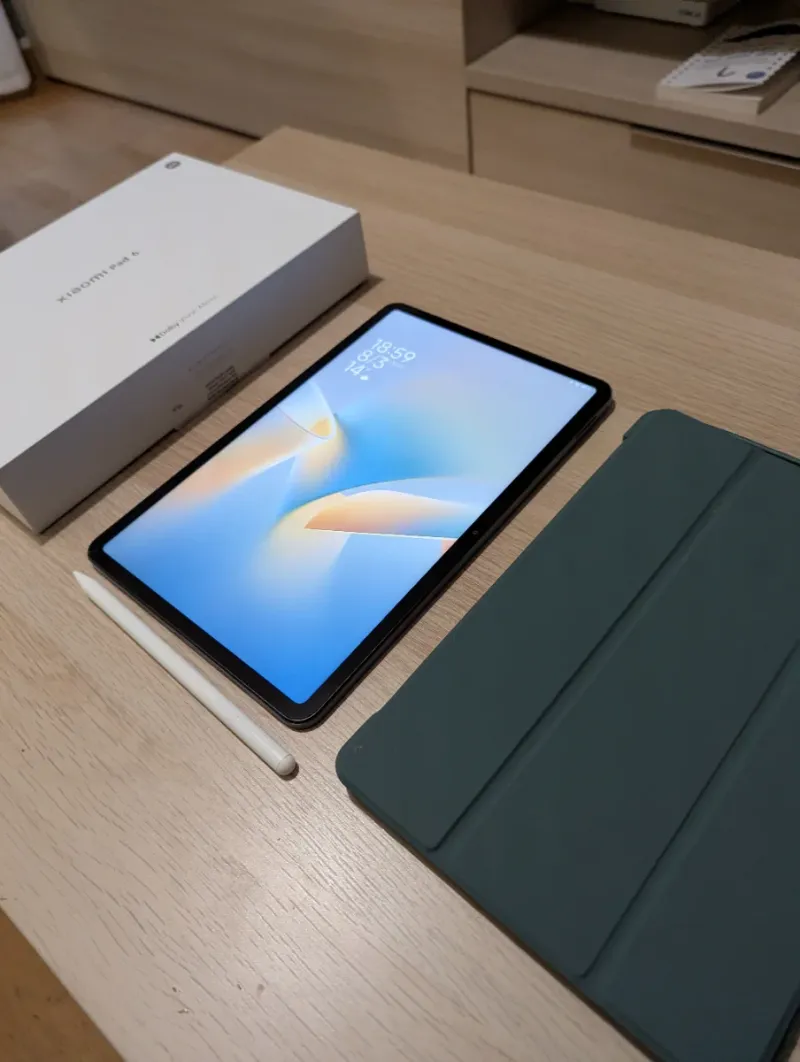 Xiaomi Pad 6 con funda y lápiz