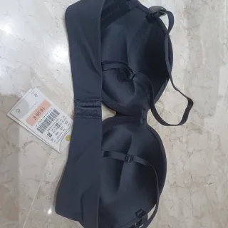 Sujetador negro 90B con etiqueta