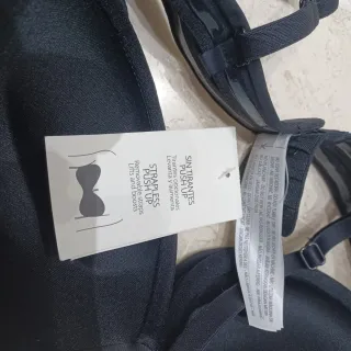 Sujetador negro 90B con etiqueta
