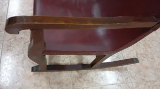 Poltrona vintage in skai/legno