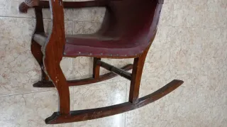 Poltrona vintage in skai/legno