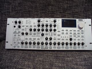 Sintetizador Korg Radias