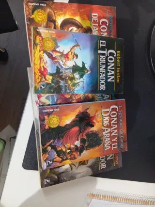 5 libros  Conan en perfecto estado, nunca leídos
