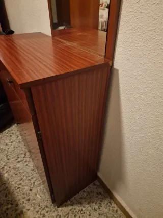 Cómoda o tocador de madera