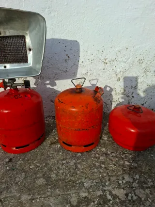 Botellas de camping gas  Grandes 20€ pequeñas 15€