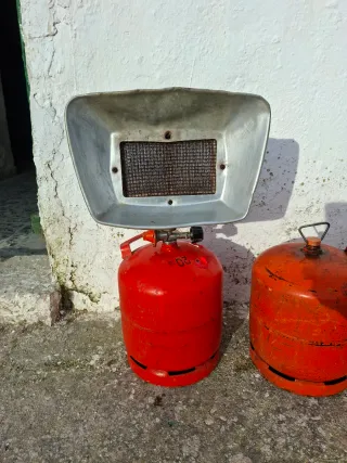 Botellas de camping gas  Grandes 20€ pequeñas 15€